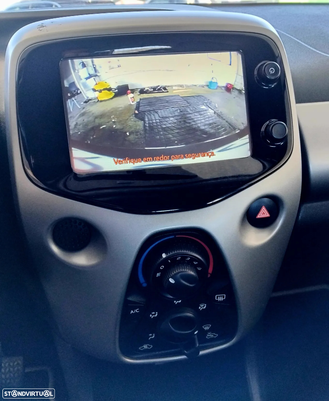 Toyota Aygo 1.0 X-Play - 11