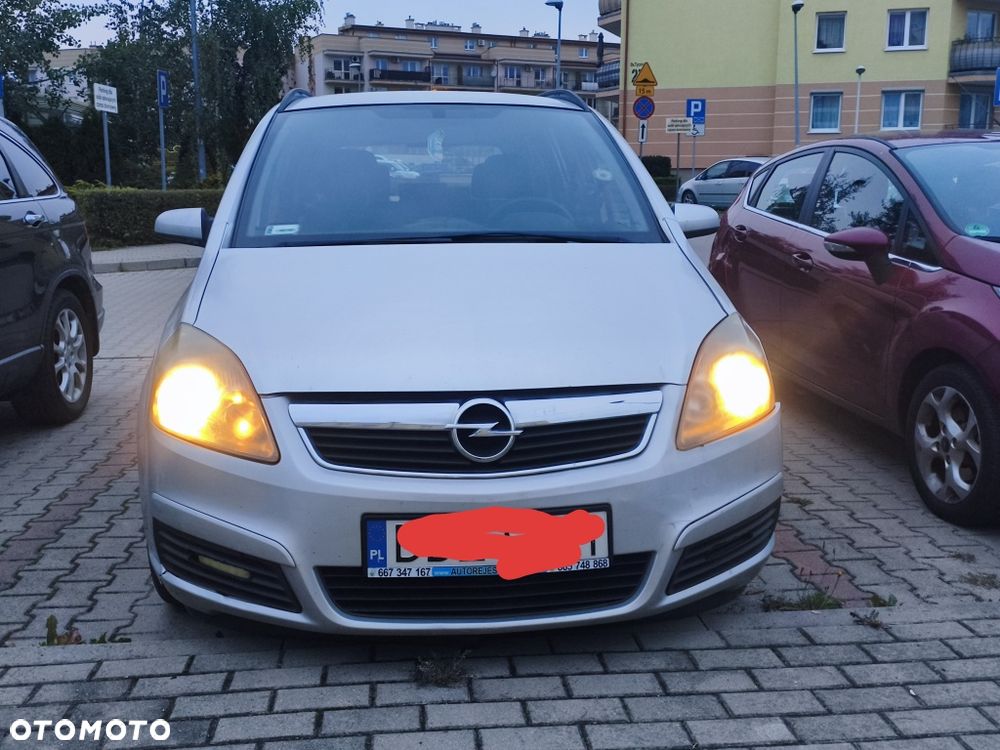 Opel Zafira - 1