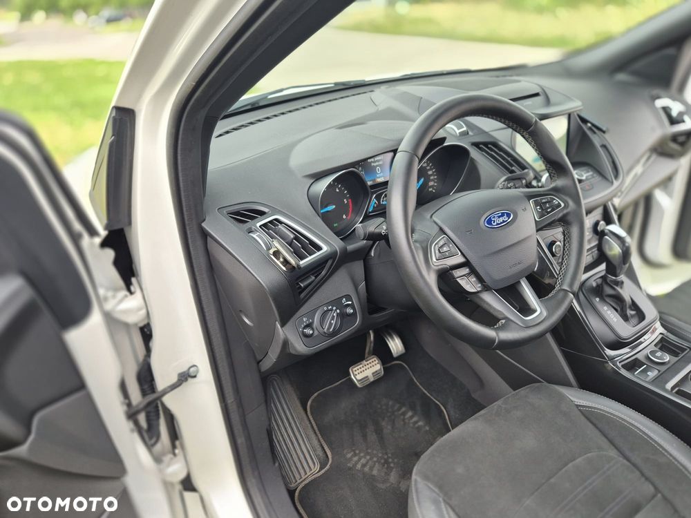 Ford Kuga 2.0 TDCi 4x4 ST-Line - 27
