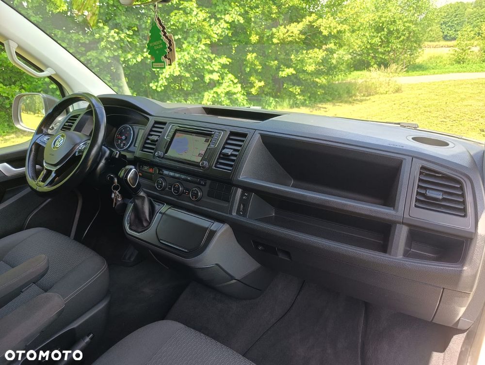 Volkswagen Multivan - 25
