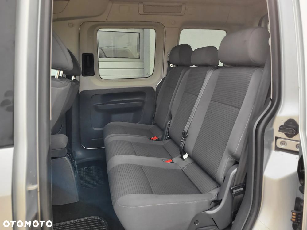 Volkswagen Caddy Highline DSG - 19