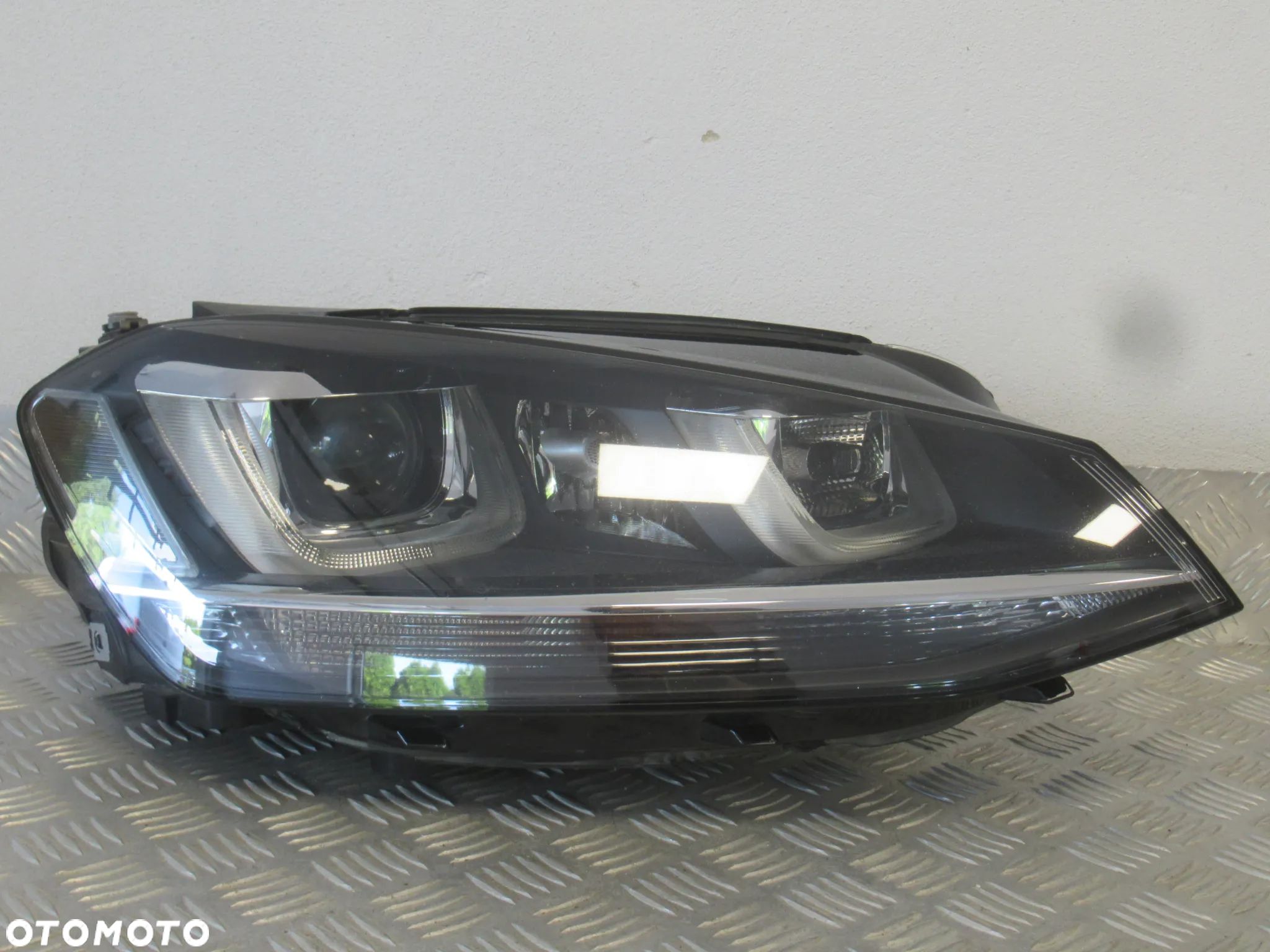 LAMPA PRZEDNIA PRZÓD PRAWA VW GOLF VII 7 5G1 BI-XENON 2012-2016 rok - 1