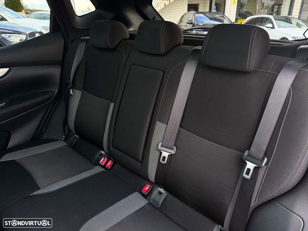 Nissan Qashqai 1.5 dCi N-Connecta - 16