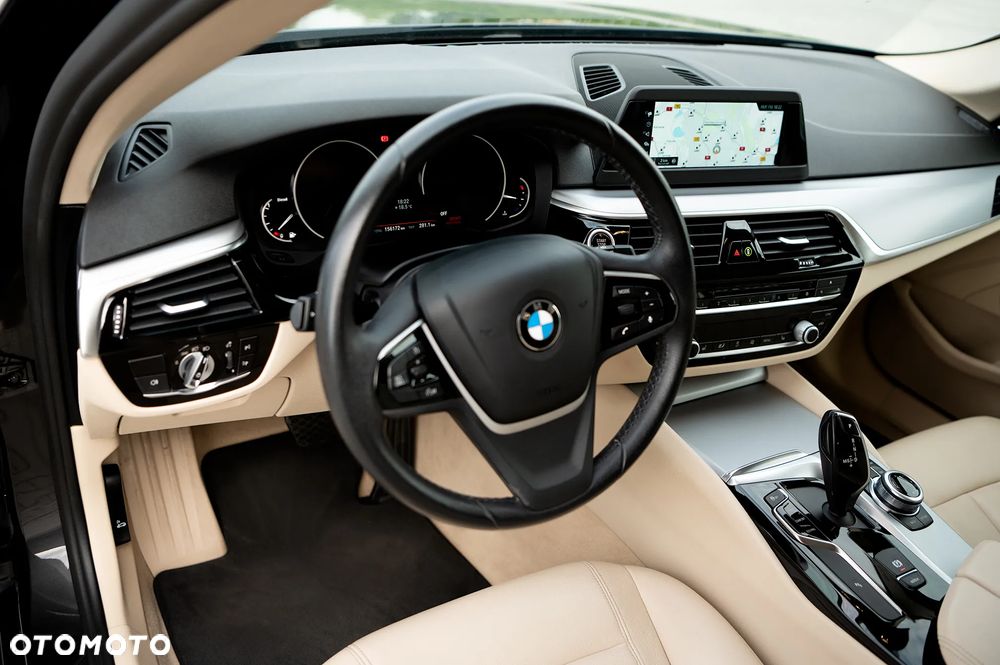 BMW Seria 5 520d Luxury Line - 8