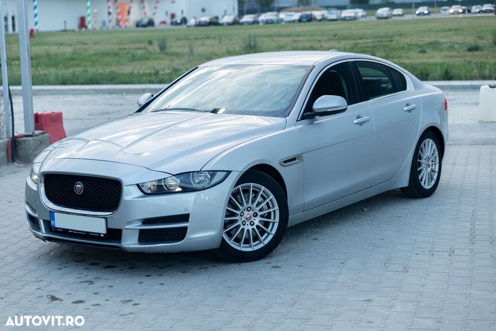 Jaguar XE - 1