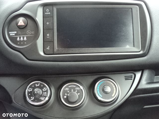 Toyota Yaris 1.5 Premium - 10