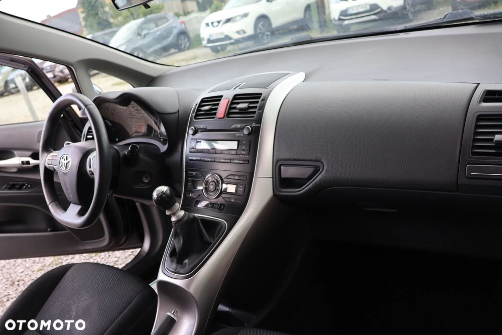 Toyota Auris 1.6 Dynamic - 10