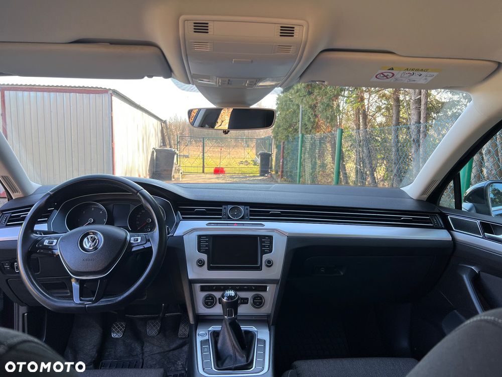 Volkswagen Passat 2.0 TDI (BlueMotion Technology) Comfortline - 23