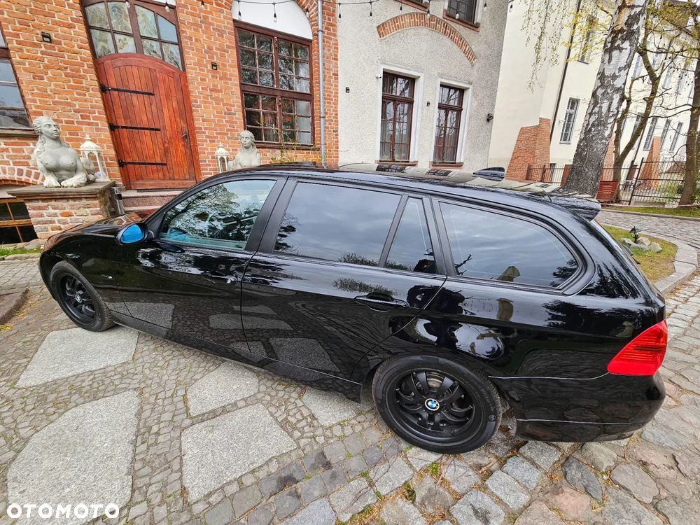 BMW Seria 3 318i - 1