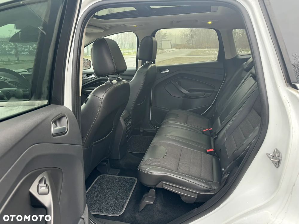 Ford Kuga 2.0 TDCi 2x4 Titanium - 12