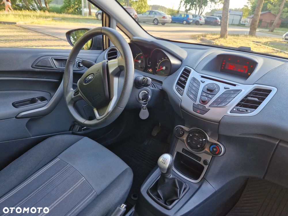 Ford Fiesta 1.25 Trend - 34