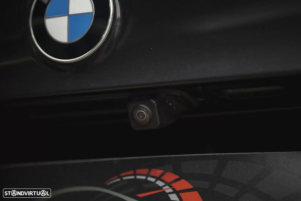 BMW 520 d Pack Desportivo M Auto - 34