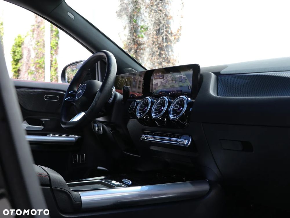Mercedes-Benz GLA 250e AMG Line - 15