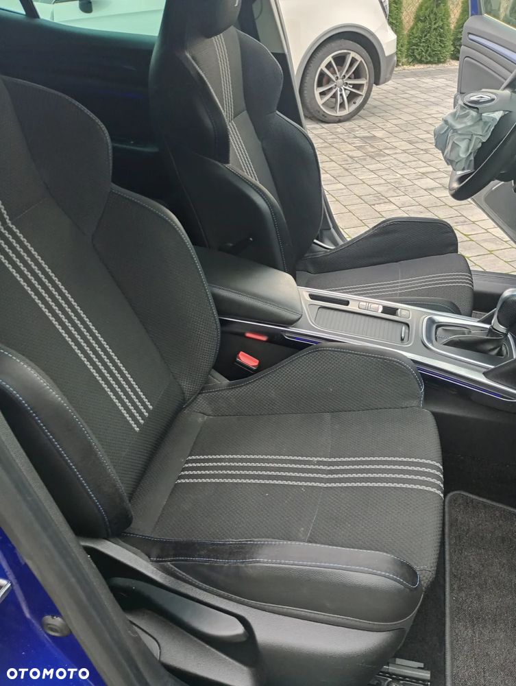 Renault Megane ENERGY TCe 205 EDC GT - 24