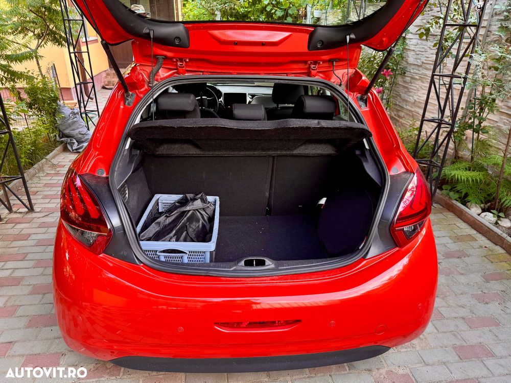 Peugeot 208 1.2 L PureTech Active - 5