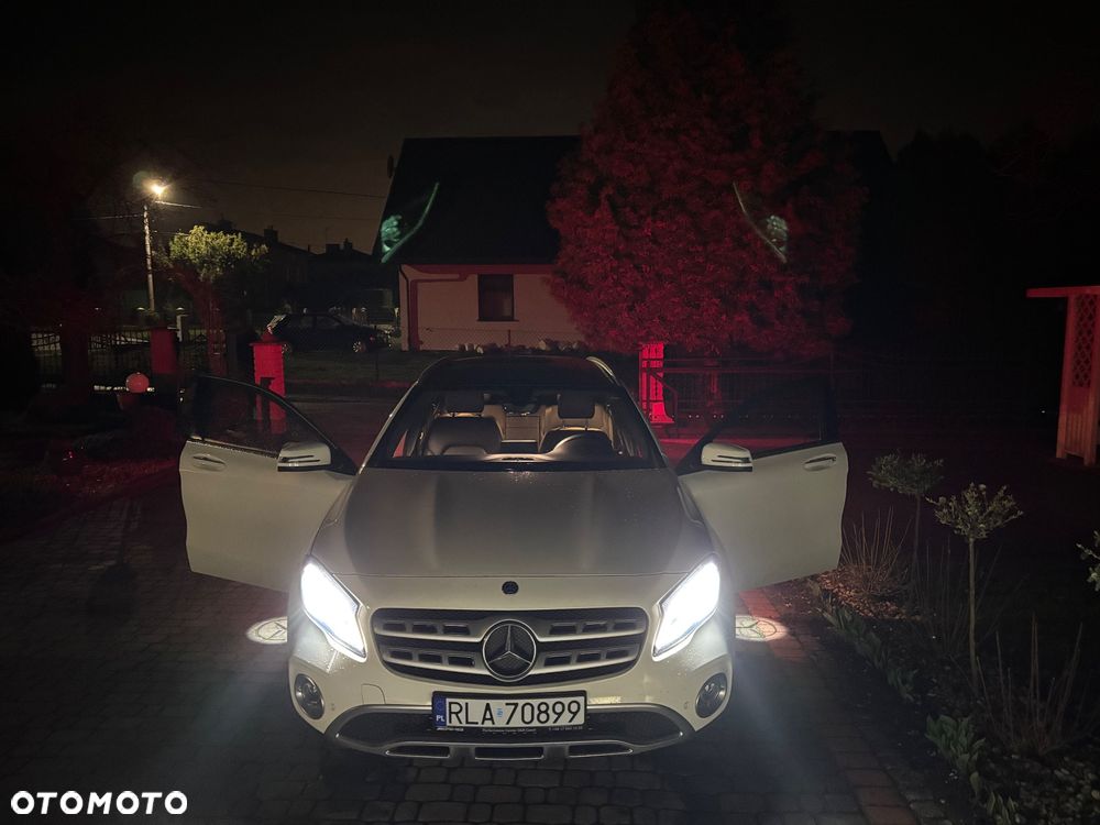 Mercedes-Benz GLA 250 4-Matic Urban - 30