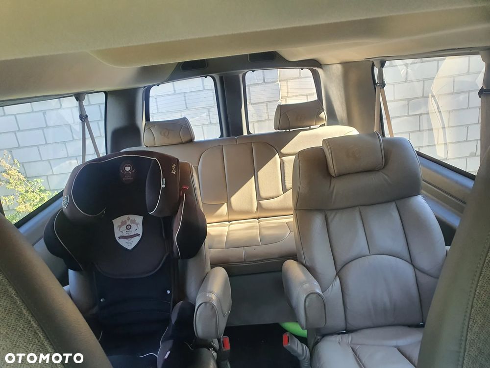 Chevrolet Express - 10
