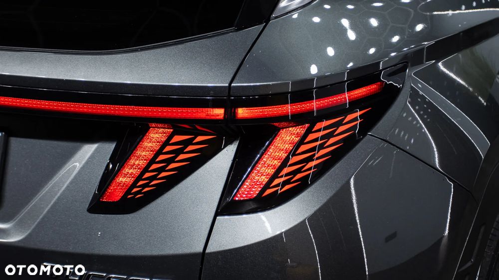 Hyundai Tucson 1.6 T-GDi HEV Executive 4WD - 16