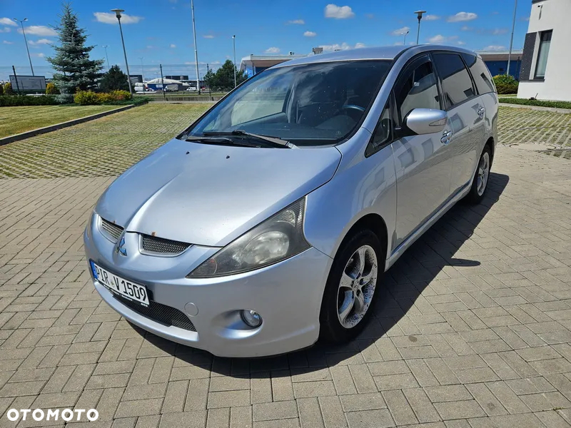Mitsubishi Grandis - 12
