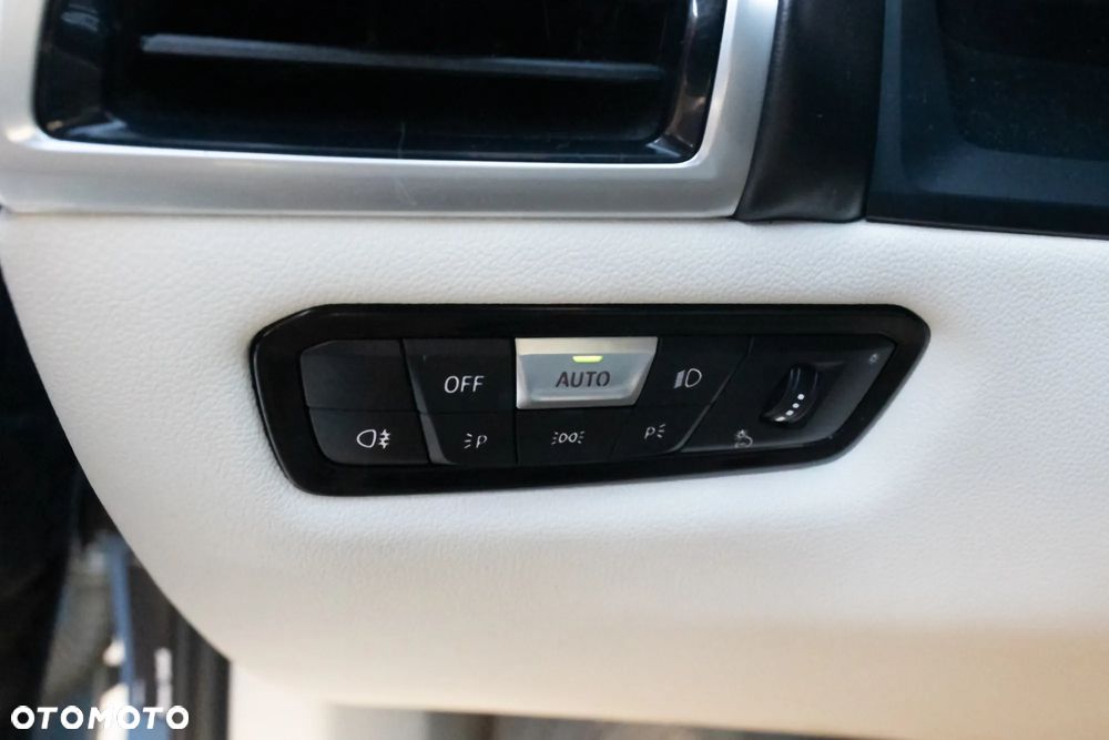BMW Seria 8 - 19