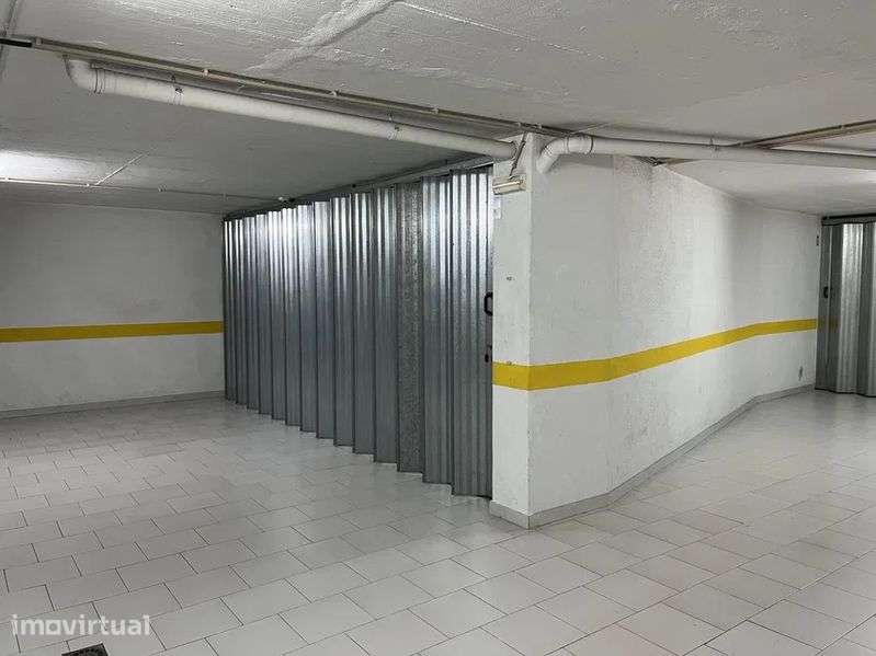 Vendo garagem como nova - Grande imagem: 4/5