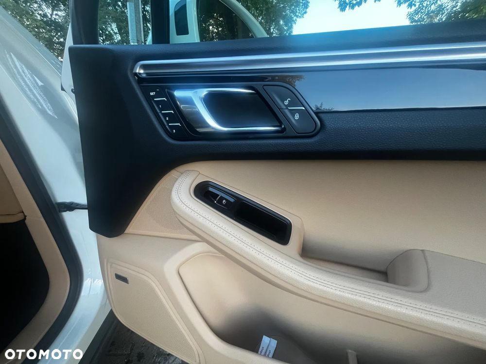 Porsche Macan - 12