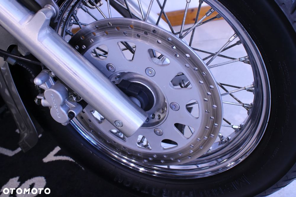 Suzuki Intruder - 28