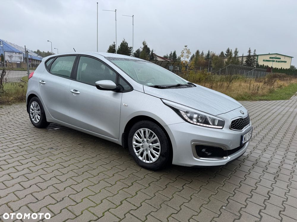 Kia Ceed Cee'd 1.6 CRDi L Business Line DCT - 3