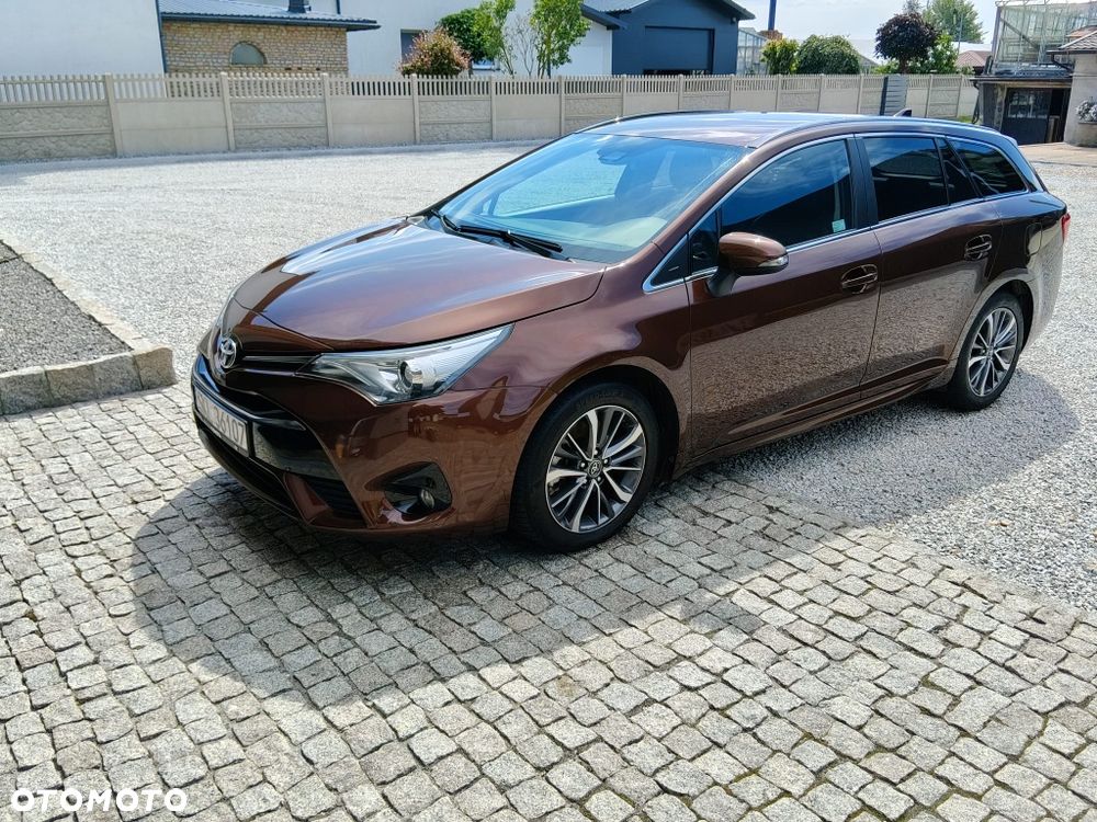 Toyota Avensis - 1