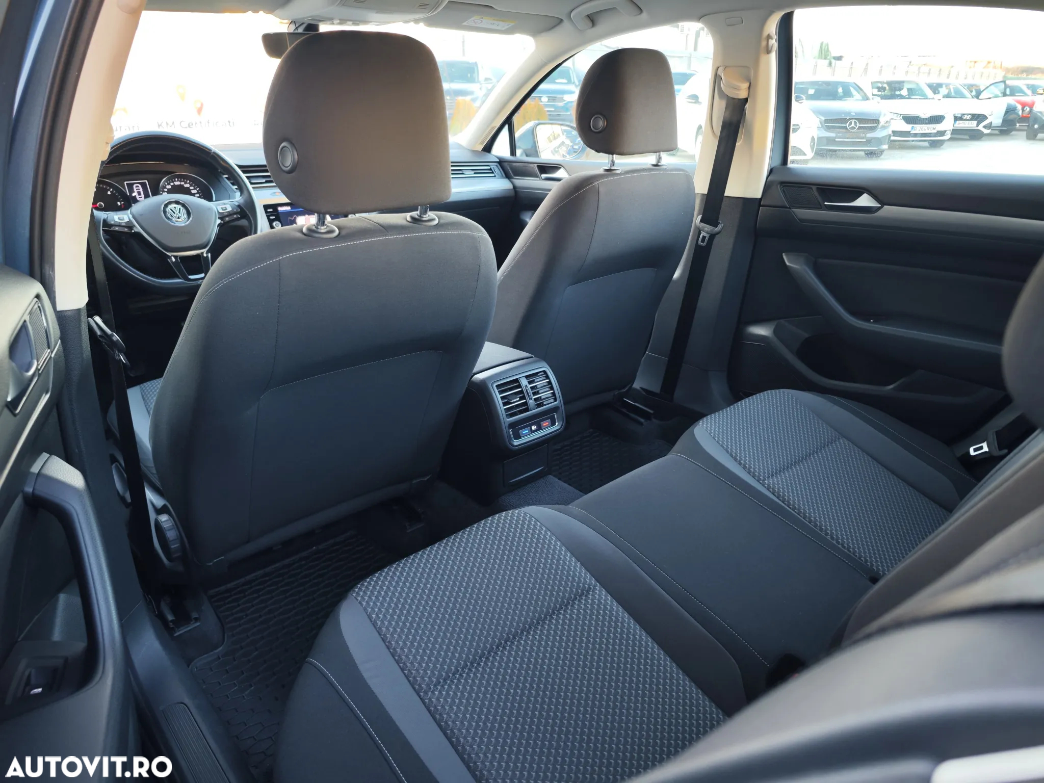 Volkswagen Passat 2.0 TDI Comfortline - 29