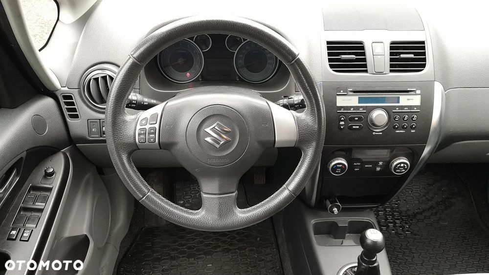 Suzuki SX4 - 10
