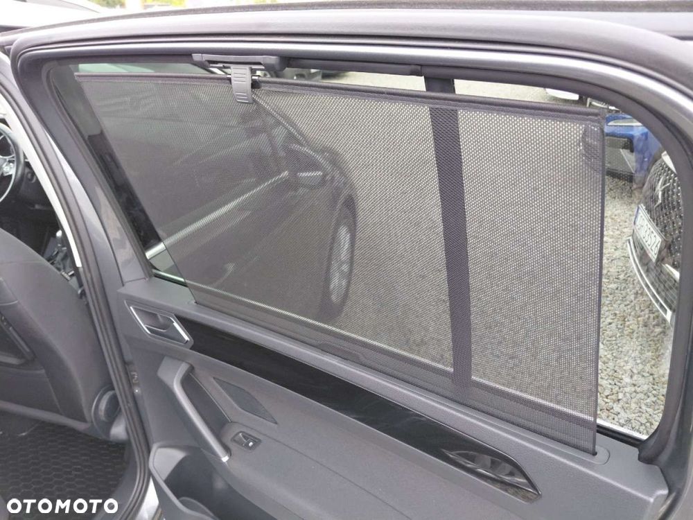 Volkswagen Touran - 21