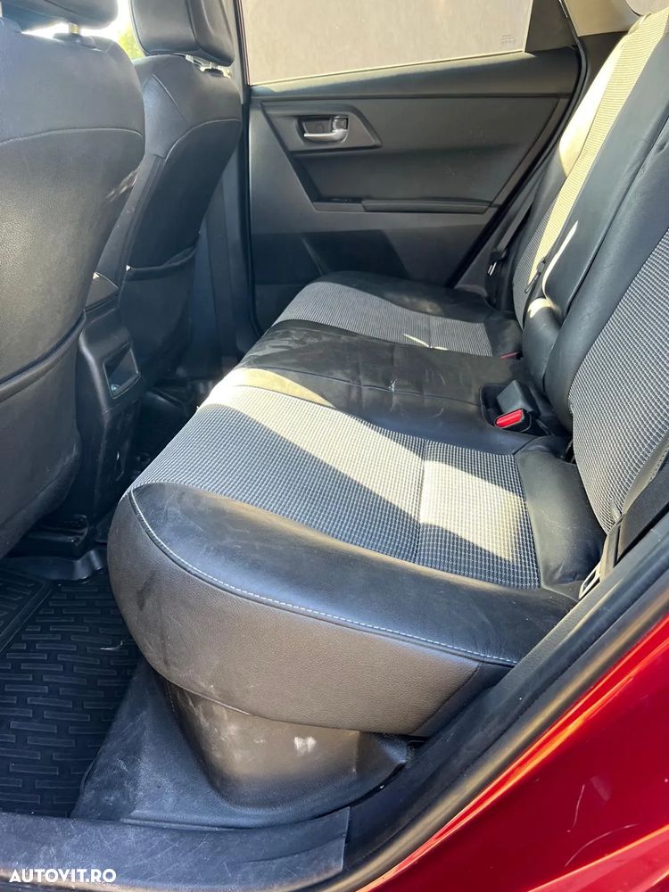 Toyota Auris 1.8 L VVT-i Hybrid Sol + - 17