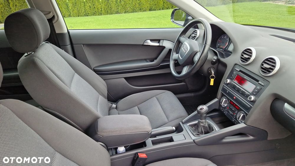 Audi A3 3-drzwiowe 1.6 TDI Attraction - 9