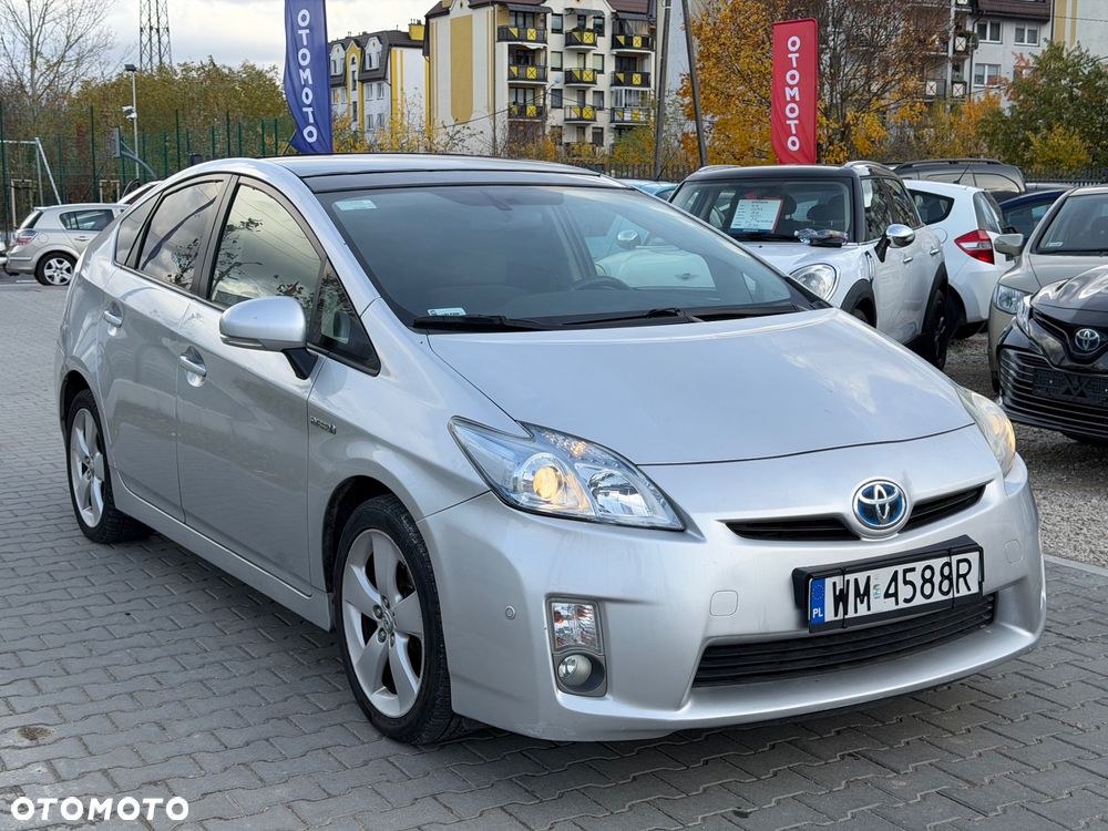 Toyota Prius (Hybrid) Executive - 9