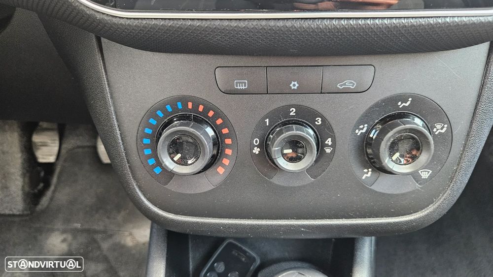 Fiat Punto 1.2 Lounge S&S - 17