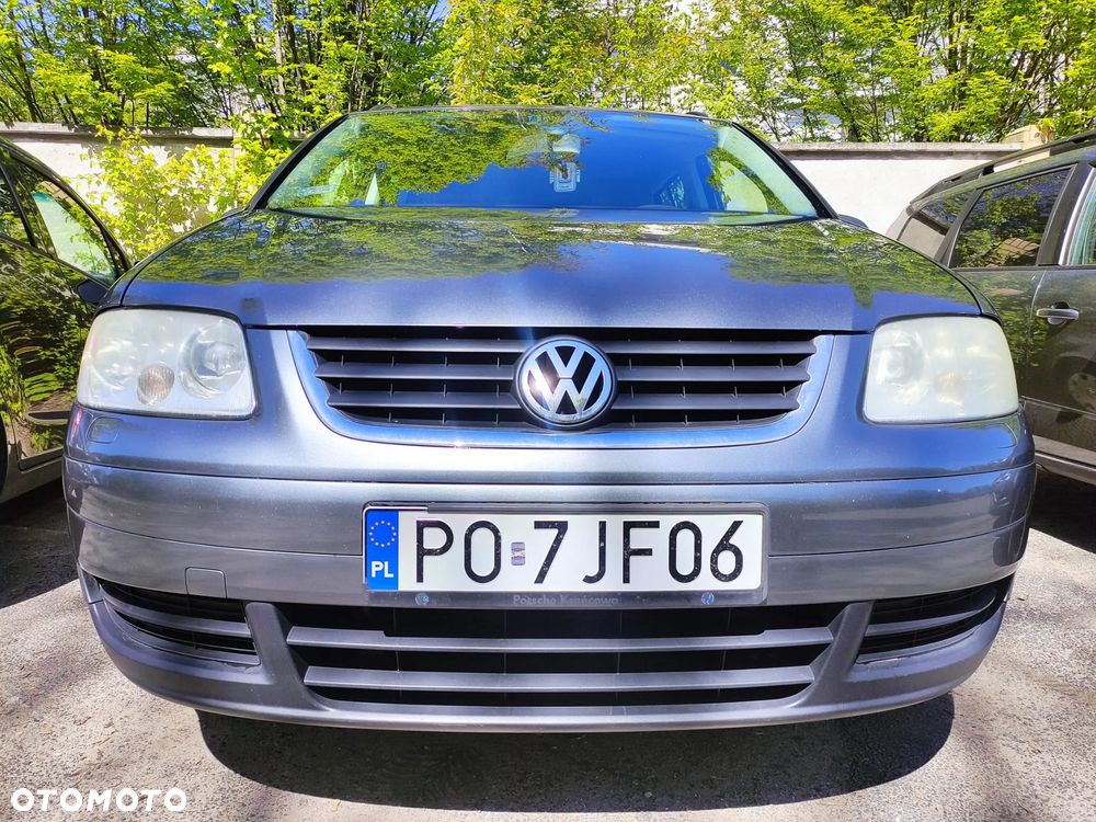 Volkswagen Touran 1.6 FSI Basis - 2