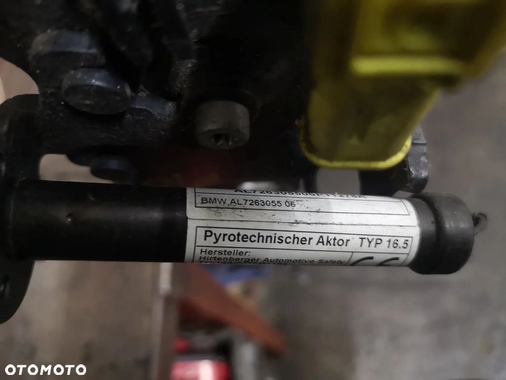 ZAWIAS NABÓJ MASKI POKRYWY SILNIKA PRAWY LEWY BMW 5 F10 F11 7263056 7263055 - 3