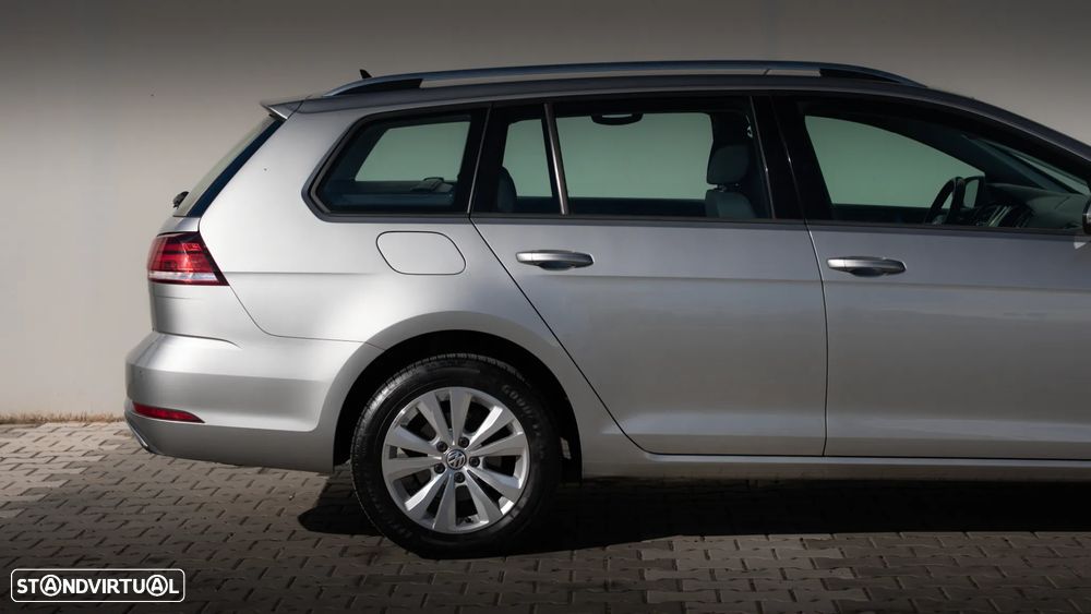 VW Golf Variant 1.6 TDi Confortline - 9