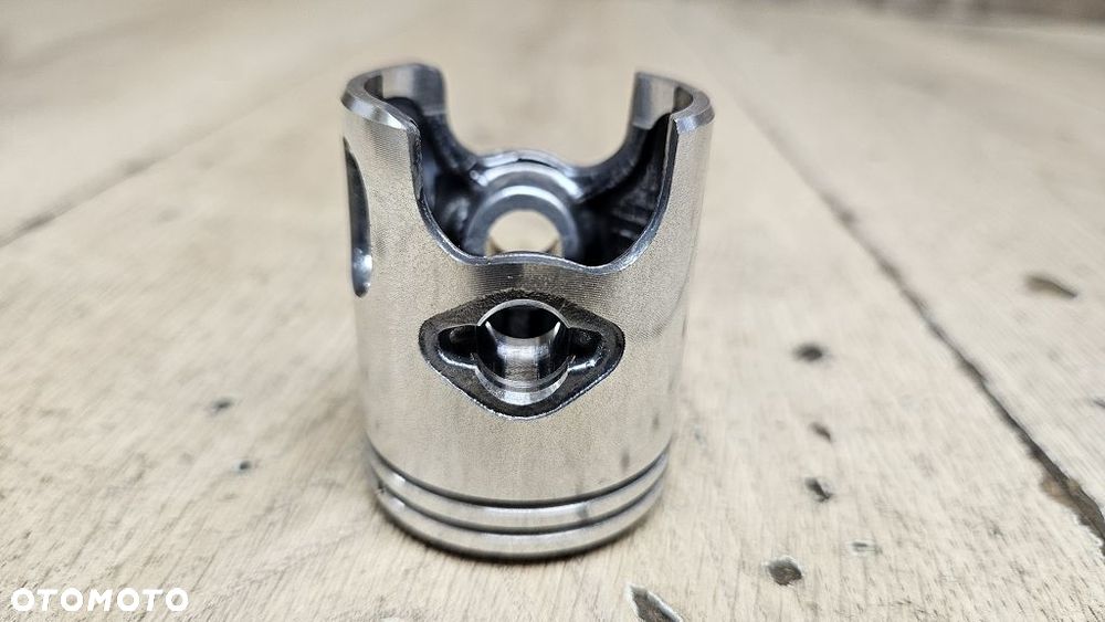 Tłok sworzeń pierścienie Aprilia Area 51  AP8206863 - 2