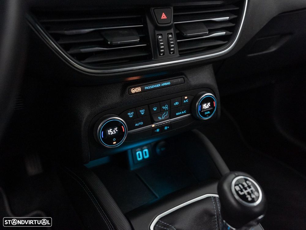 Ford Focus SW 1.5 TDCi EcoBlue Active X - 26