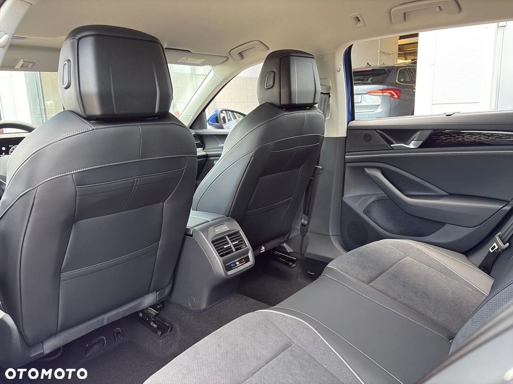 Volkswagen Passat Variant 2.0 TSI Business Plus DSG - 29