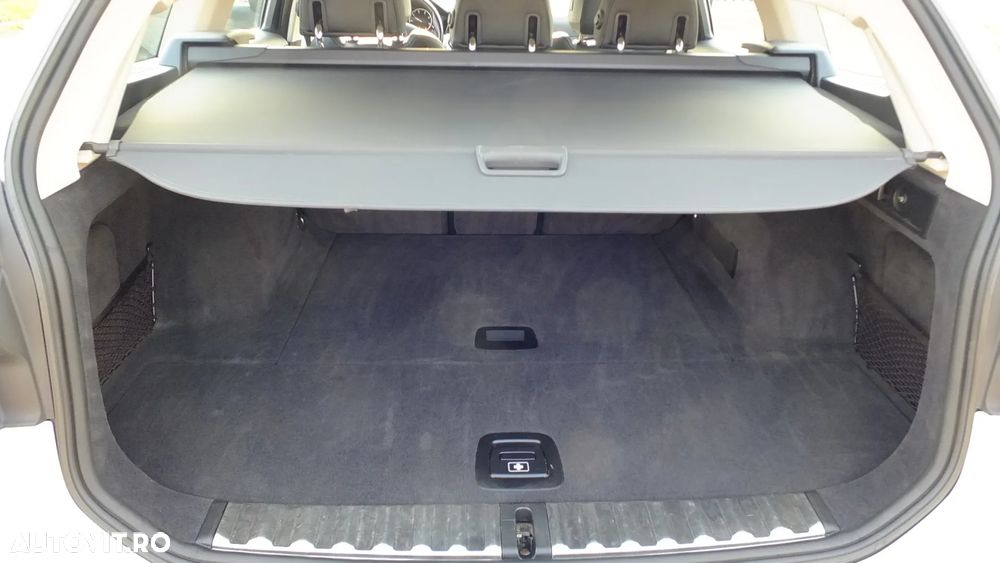 BMW Seria 3 320d Aut. Sport Line - 34