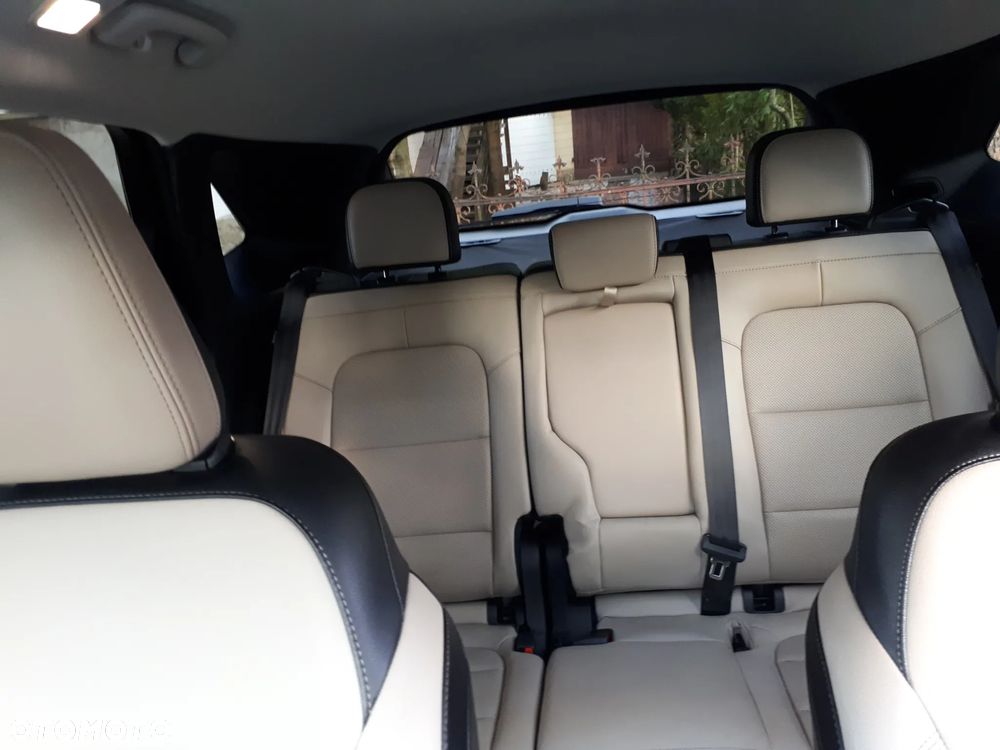 Ford Escape 2.0 EcoBoost AWD Titanium - 28