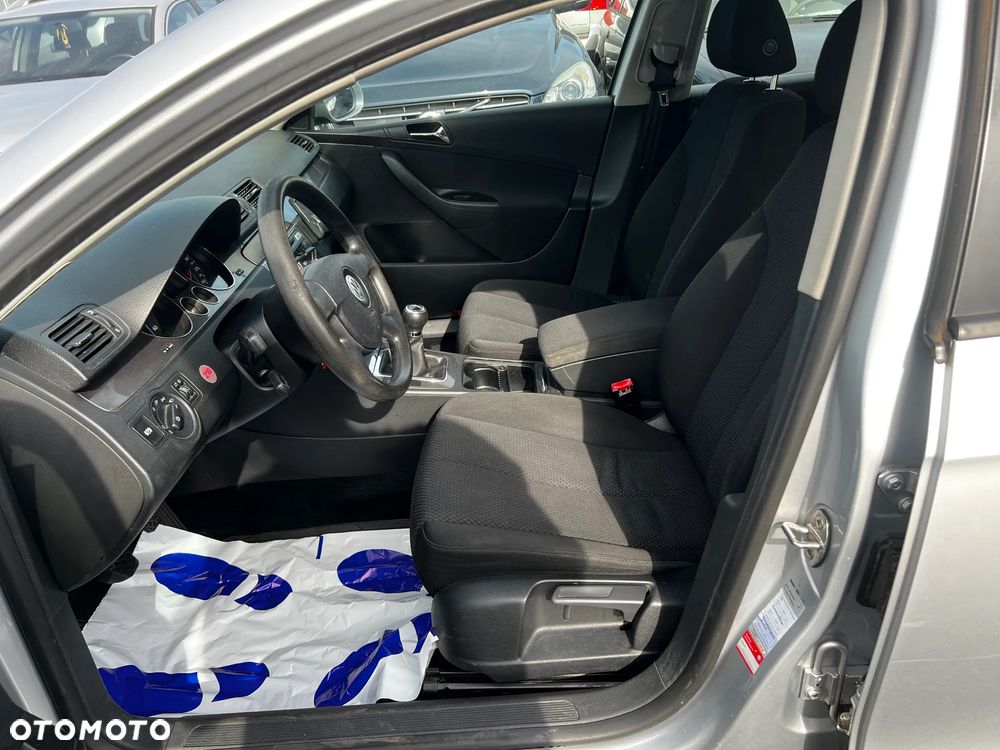 Volkswagen Passat 1.9 TDI DPF Comfortline - 14