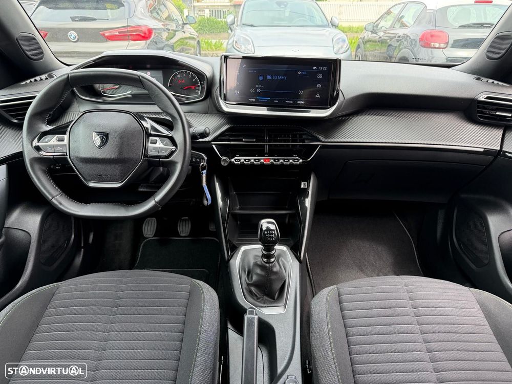 Peugeot 2008 1.2 PureTech Active - 12