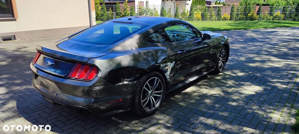 Ford Mustang - 7