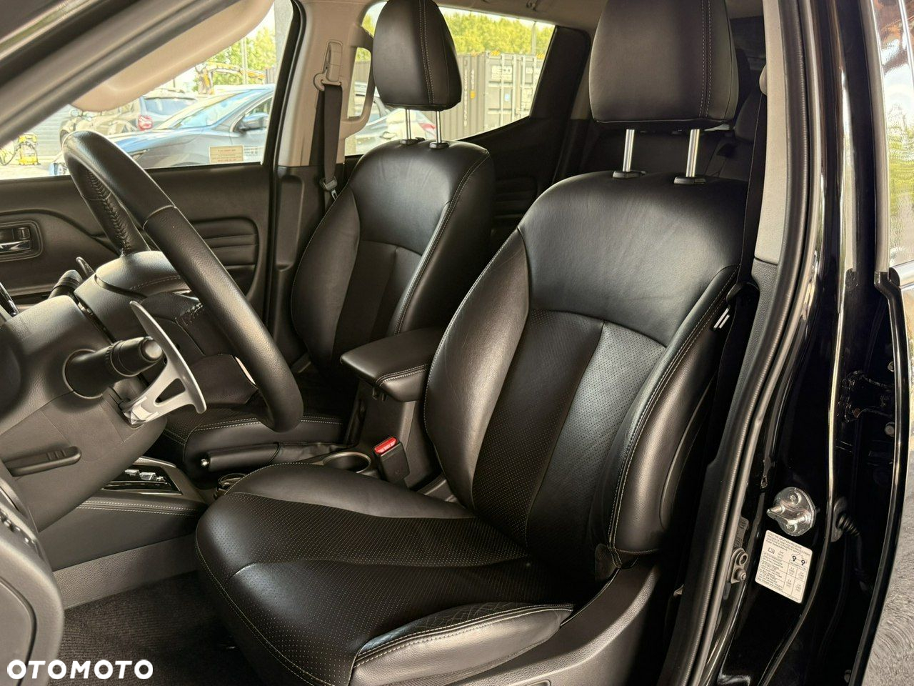 Mitsubishi L200 2.2 d DC Instyle Plus - 15