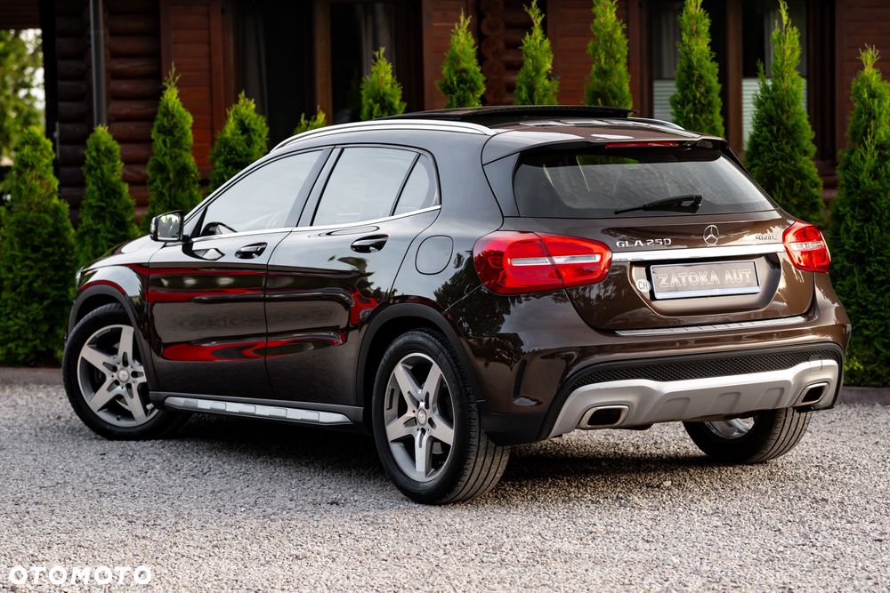 Mercedes-Benz GLA 250 4Matic 7G-DCT AMG Line - 13
