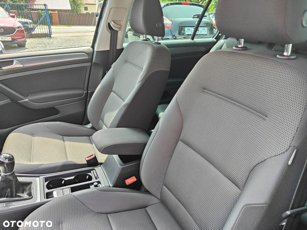 Volkswagen Golf - 16